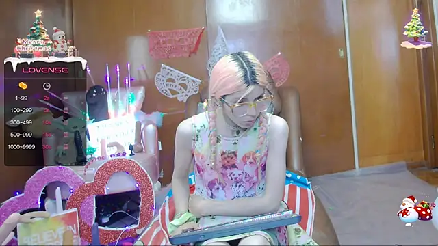 Snapshot of Skinygirl chatting on February 2025 01:09:02 AM Skinygirl online show from February 2025 01:09:02 AM
