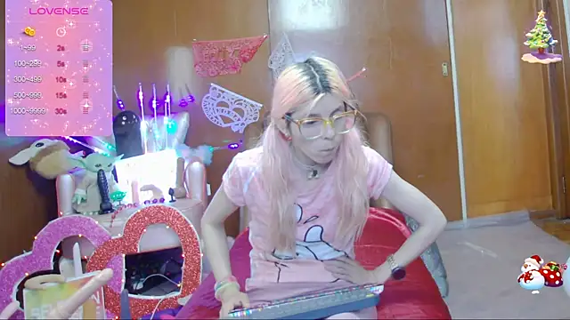 Snapshot of Skinygirl chatting on March 2025 02:41:01 AM Skinygirl online show from March 2025 02:41:01 AM