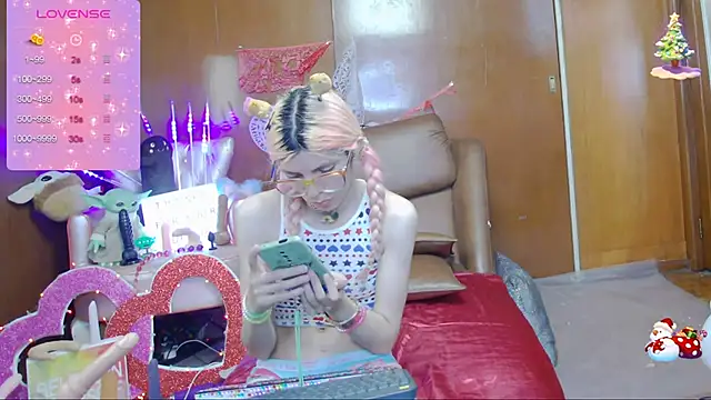 Snapshot of Skinygirl chatting on March 2025 12:48:01 AM Skinygirl online show from March 2025 12:48:01 AM