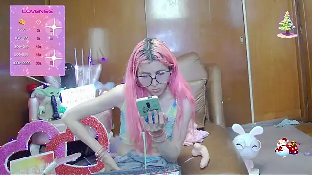 Snapshot of Skinygirl chatting on September 2025 12:32:01 AM Skinygirl online show from September 2025 12:32:01 AM