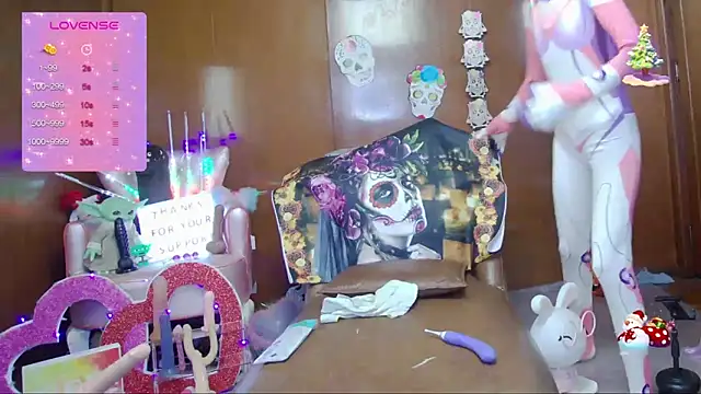 Skinygirl online show from October 2025 12:25:02 AM