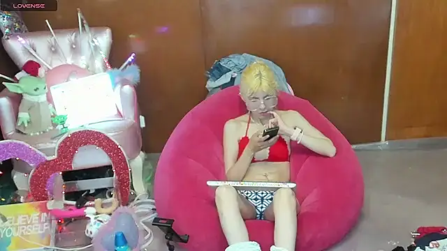 Skinygirl online show from May 2026 10:59:02 PM