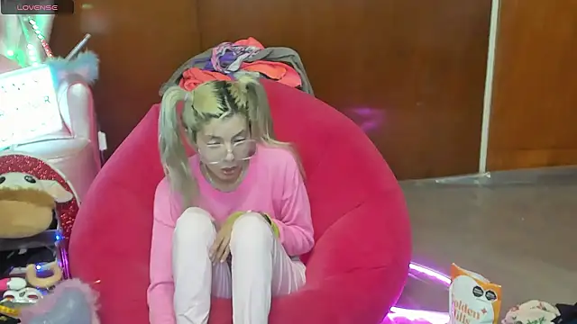 Skinygirl online show from June 2026 09:50:01 PM