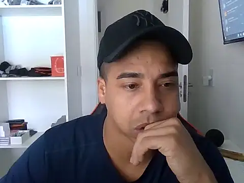 Juninho10c online show from November 2025 12:38:01 PM