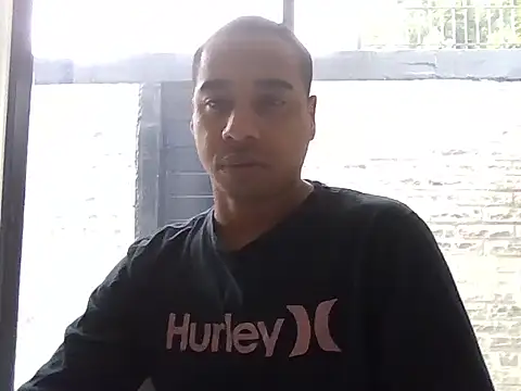 Juninho10c online show from November 2025 10:59:02 AM