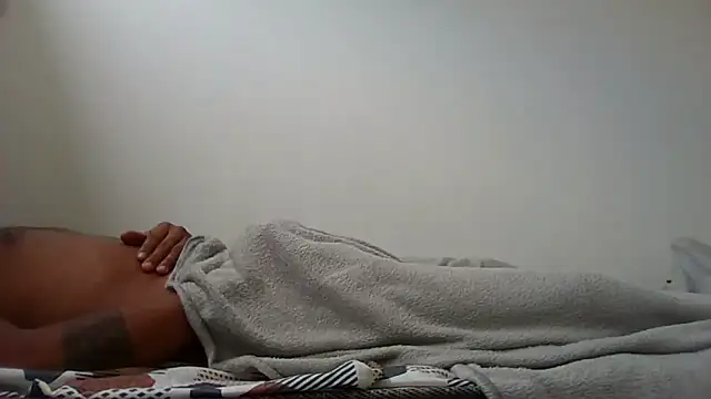 Juninho10c online show from December 2025 02:36:02 PM