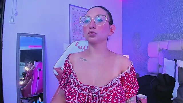 lucy neil online show from January 2026 02:35:02 AM