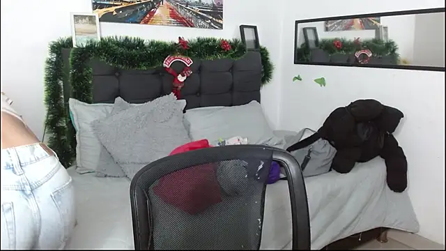 vaness weet online show from December 2025 08:38:02 PM