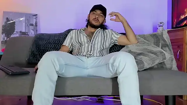 Snapshot of tuyo1995 chatting on October 2025 05:45:02 PM tuyo1995 online show from October 2025 05:45:02 PM