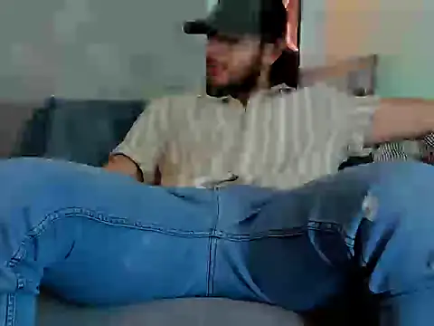 Snapshot of tuyo1995 chatting on October 2025 09:20:01 PM tuyo1995 online show from October 2025 09:20:01 PM