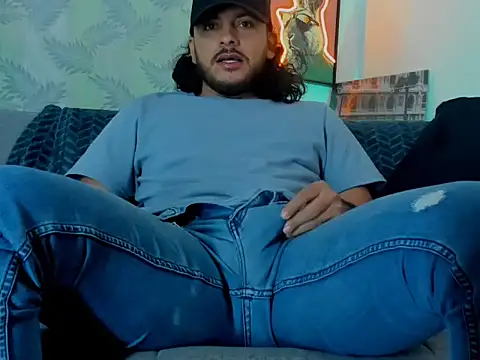 Snapshot of tuyo1995 chatting on October 2025 03:13:01 PM tuyo1995 online show from October 2025 03:13:01 PM