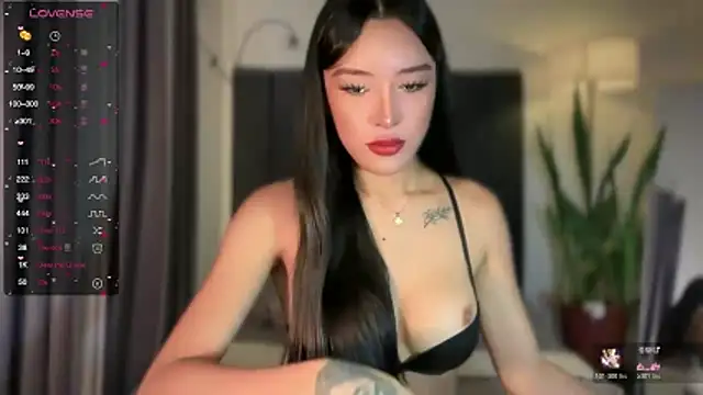 Snapshot of wiggle_nibble chatting on November 2025 02:30:02 PM wiggle nibble online show from November 2025 02:30:02 PM