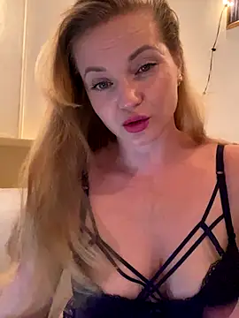 Lady  Maria online show from November 2025 04:07:02 PM