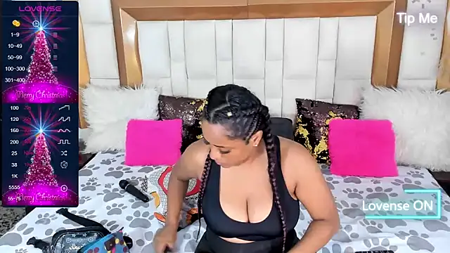 BellaKarla online show from December 2024 07:49:02 PM