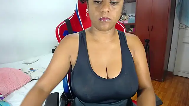 BellaKarla online show from January 2026 02:20:01 PM