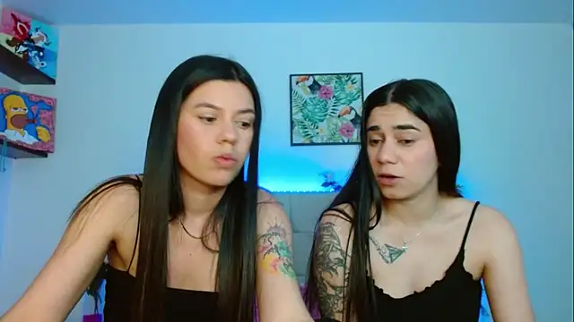 Snapshot of Layla_Rachel chatting on January 2025 01:18:01 AM Layla Rachel online show from January 2025 01:18:01 AM