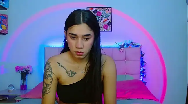 Snapshot of Layla_Rachel chatting on March 2025 02:41:02 AM Layla Rachel online show from March 2025 02:41:02 AM