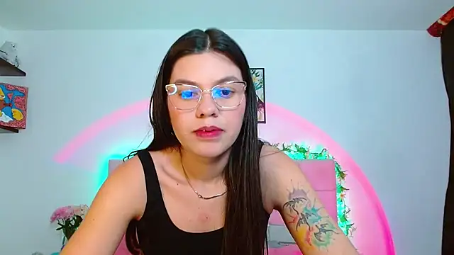 Snapshot of Layla_Rachel chatting on September 2025 01:28:02 AM Layla Rachel online show from September 2025 01:28:02 AM