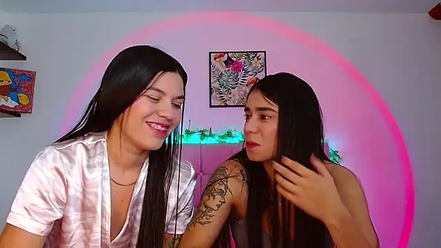 Snapshot of Layla_Rachel chatting on October 2025 12:11:01 AM Layla Rachel online show from October 2025 12:11:01 AM