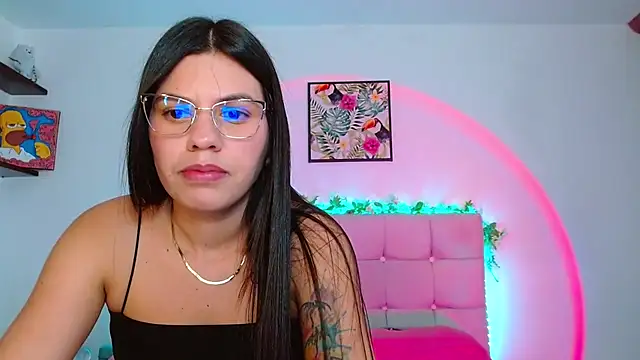 Snapshot of Layla_Rachel chatting on October 2025 12:55:02 AM Layla Rachel online show from October 2025 12:55:02 AM