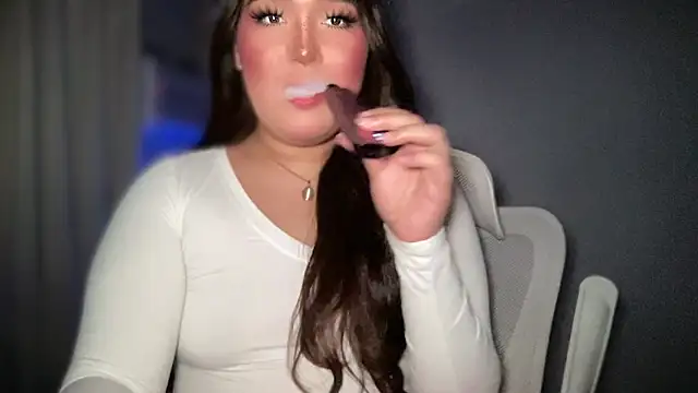 Snapshot of MissCataleyaxxx chatting on April 2026 02:51:02 AM MissCataleyaxxx online show from April 2026 02:51:02 AM