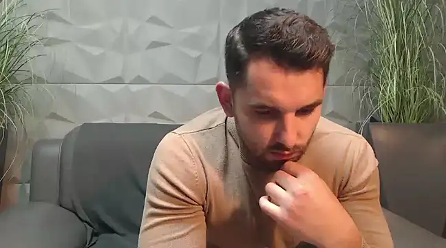 Snapshot of Antoniodiamond chatting on December 2024 08:16:01 PM Antoniodiamond online show from December 2024 08:16:01 PM
