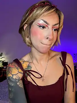 Snapshot of Cinamoonn chatting on October 2025 08:18:02 PM Cinamoonn online show from October 2025 08:18:02 PM