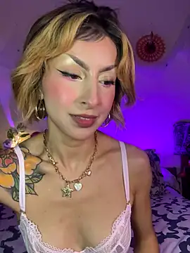 Snapshot of Cinamoonn chatting on October 2025 08:30:01 PM Cinamoonn online show from October 2025 08:30:01 PM