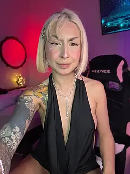 Cinamoonn online show from May 2026 08:50:02 PM