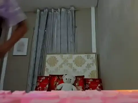 Snapshot of lady_kim_boner chatting on December 2024 07:22:02 AM lady kim boner online show from December 2024 07:22:02 AM