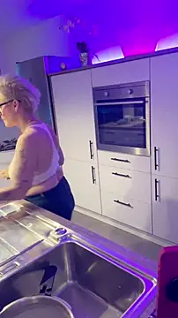 German Milf online show from March 2025 05:31:01 PM