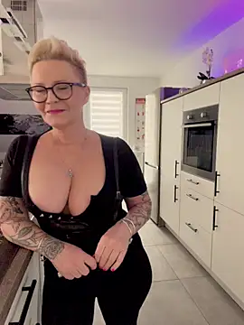 German Milf online show from February 2026 01:44:02 PM