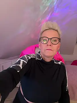 German Milf online show from April 2026 12:46:02 PM