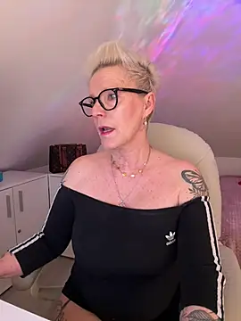 German Milf online show from April 2026 12:49:01 PM