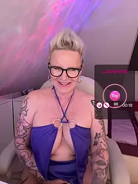 German Milf online show from April 2026 01:13:01 PM