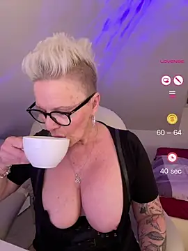 German Milf online show from June 2026 12:15:01 PM