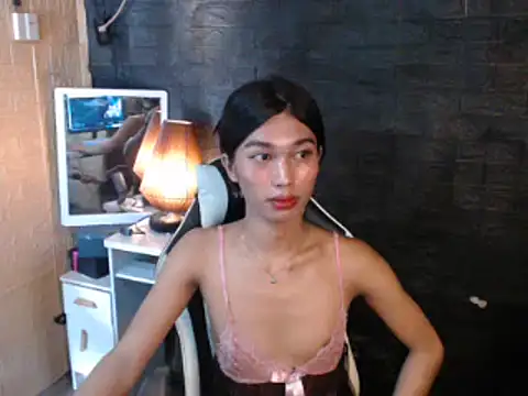 ToKeNa online show from March 2025 04:38:01 AM