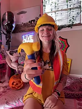 Snapshot of Cutiepiespanks chatting on October 2025 08:35:01 PM Cutiepiespanks online show from October 2025 08:35:01 PM