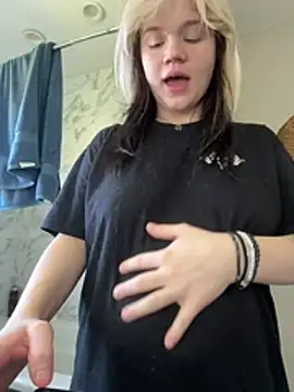 Cutiepiespanks online show from May 2026 07:32:01 PM