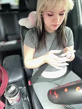 Cutiepiespanks online show from May 2026 07:52:01 PM