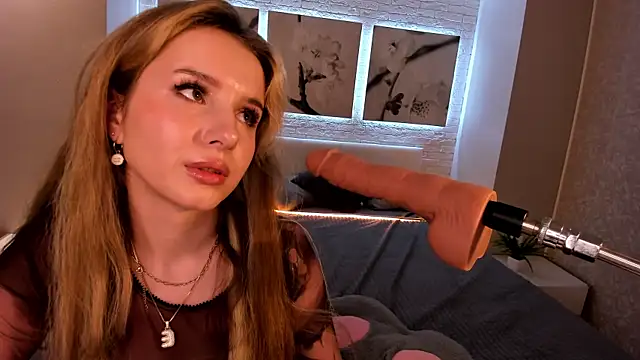 Betty June online show from October 2025 08:50:02 PM