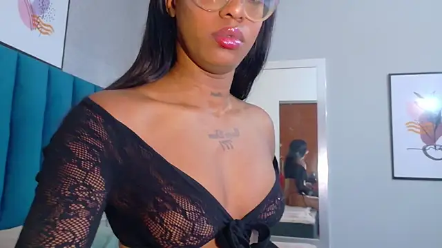 MiaMidnnightt online show from June 2026 12:18:02 PM