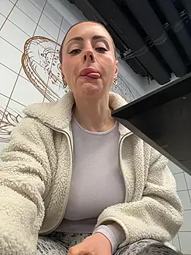 EmaSalis online show from March 2026 08:31:01 AM