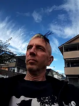 Snapshot of seelengleich chatting on October 2025 12:14:02 PM seelengleich online show from October 2025 12:14:02 PM