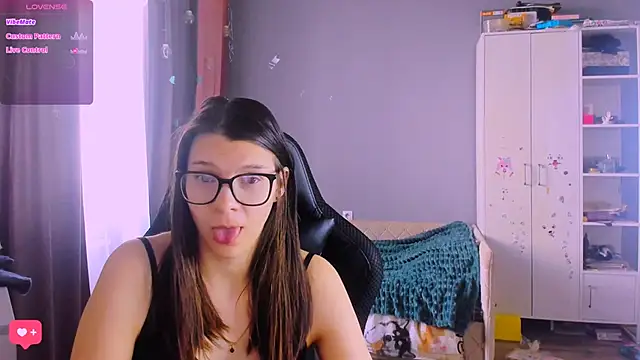 MollyLollipop online show from March 2026 07:25:01 AM