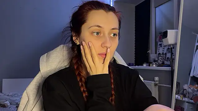 Snapshot of Uniarten chatting on January 2026 05:58:02 PM Uniarten online show from January 2026 05:58:02 PM