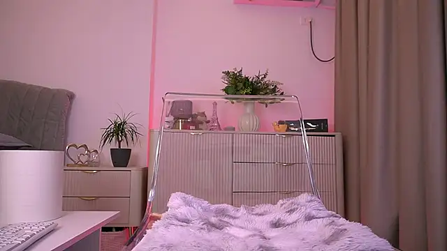 lildiaa online show from May 2026 04:47:02 PM