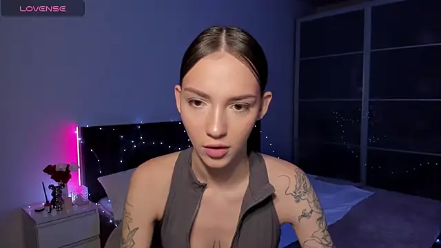 SophieCatty online show from March 2026 04:18:01 AM