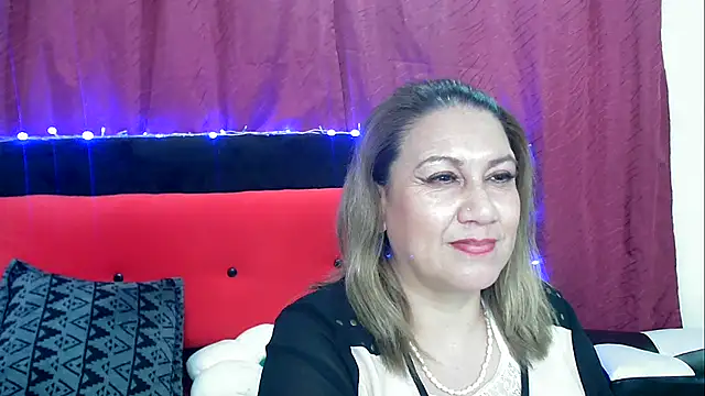 Snapshot of yayita_mature chatting on January 2025 04:44:02 PM yayita mature online show from January 2025 04:44:02 PM