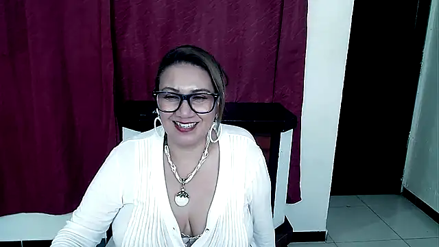 Snapshot of yayita_mature chatting on February 2025 08:16:01 PM yayita mature online show from February 2025 08:16:01 PM